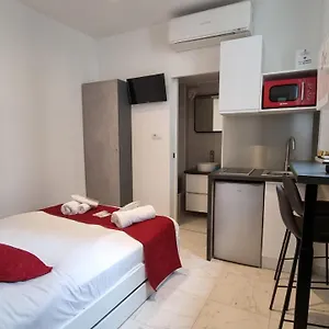 Appartement 4 Dans Le Meme Immeuble, Cannes